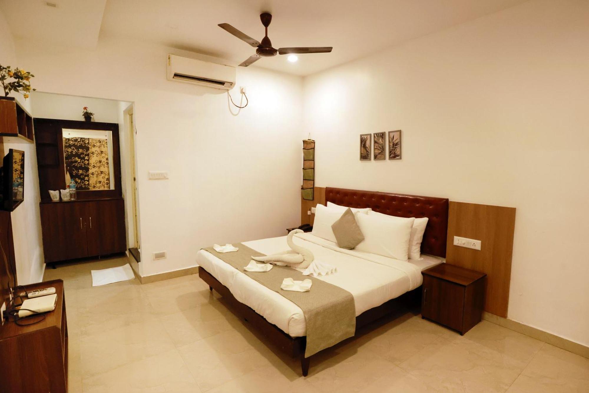 Hotel Cmk Habitat Centre Kochi Exterior foto